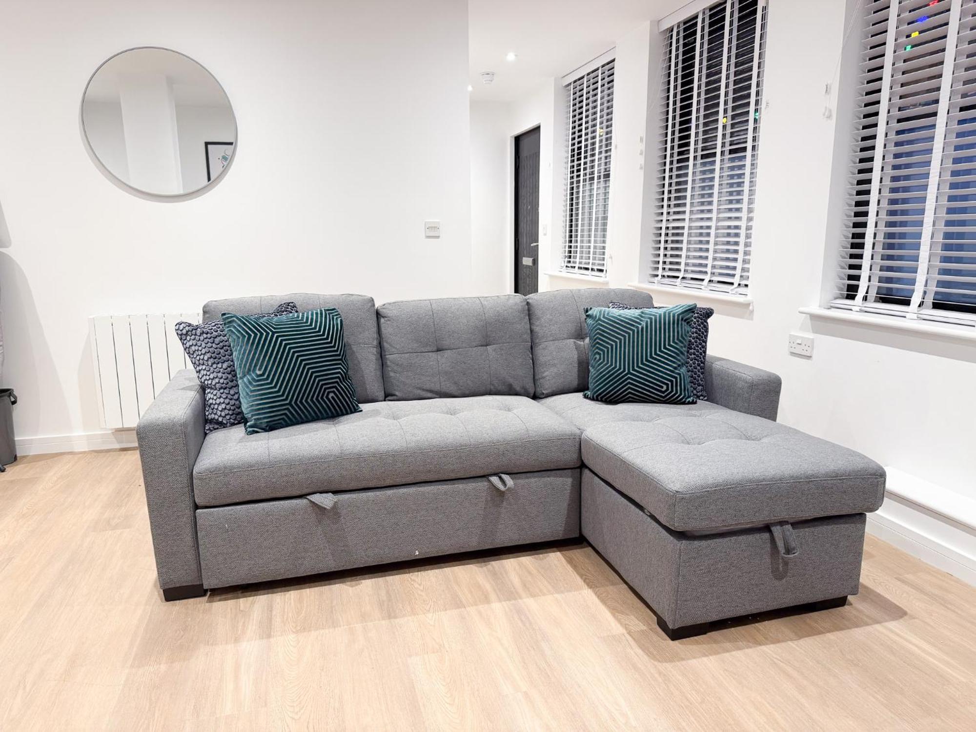 Spacious Modern 1 Bed Apartments In St Neots - Perfect For Contractors & Professionals - Free Parking - Wifi - Fully Equipped Kitchen - Smart Tv Ideal For Work Stays And Long Projects المظهر الخارجي الصورة
