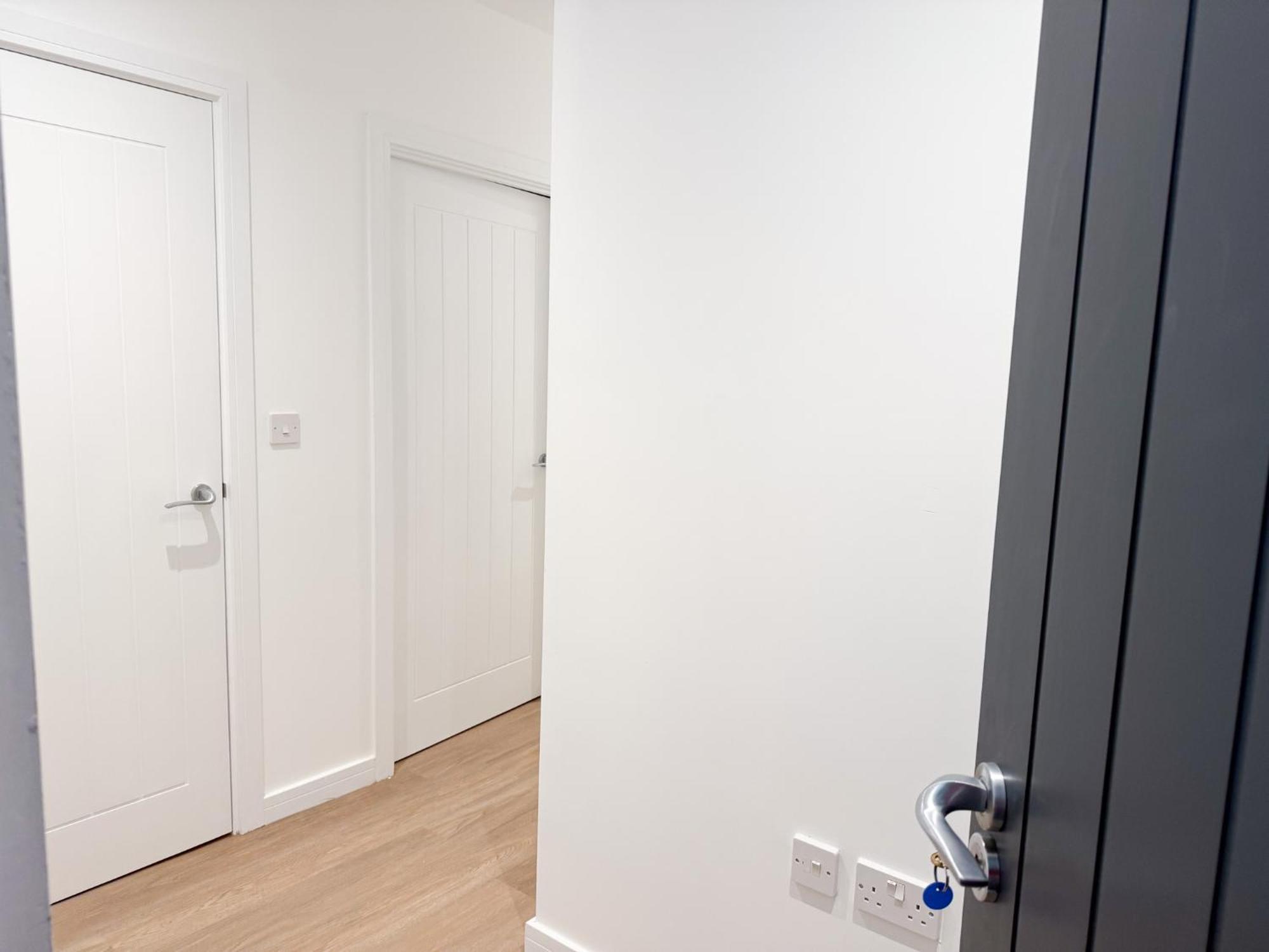 Spacious Modern 1 Bed Apartments In St Neots - Perfect For Contractors & Professionals - Free Parking - Wifi - Fully Equipped Kitchen - Smart Tv Ideal For Work Stays And Long Projects المظهر الخارجي الصورة
