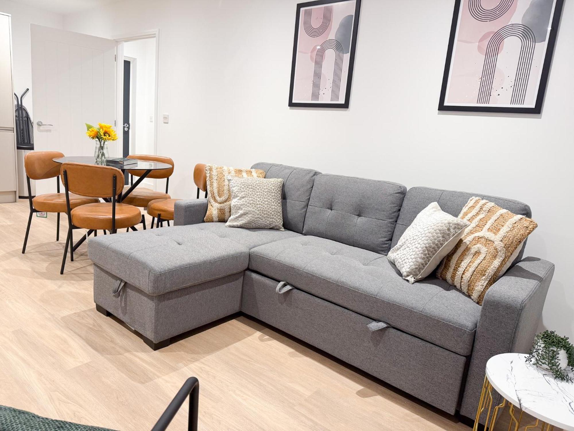 Spacious Modern 1 Bed Apartments In St Neots - Perfect For Contractors & Professionals - Free Parking - Wifi - Fully Equipped Kitchen - Smart Tv Ideal For Work Stays And Long Projects المظهر الخارجي الصورة